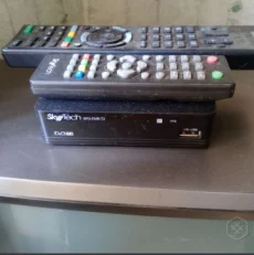 Тюнер спутниковый