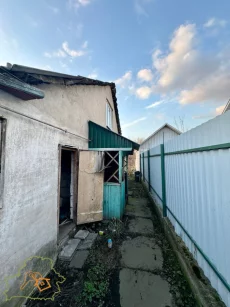 Изолированная часть жилого дома с отдельным входом по пер. Гоголя 1-й