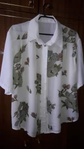 Блузку женскую