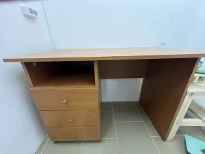 Письменный стол