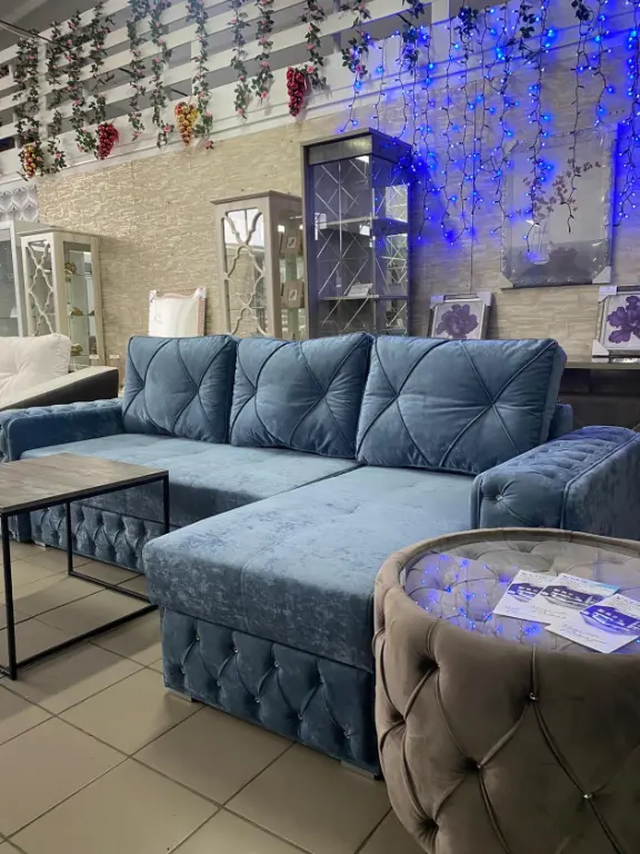 На постоянное место работы, продавец-консультант, грузчик