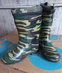 Сапоги резиновые новые, размер 42