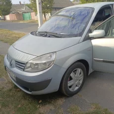 Рено Сценик