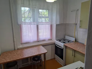 2-х комнатная квартира. Район роддома. 350 руб