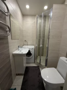 Однокомнатную на площади