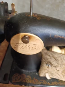 Машинка швейная