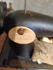 Машинка швейная