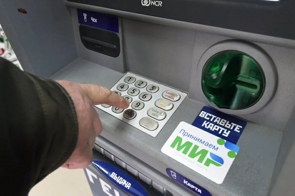 Клиентам «Белагропромбанка» и «Беларусбанка» стоит подготовиться к возможным трудностям