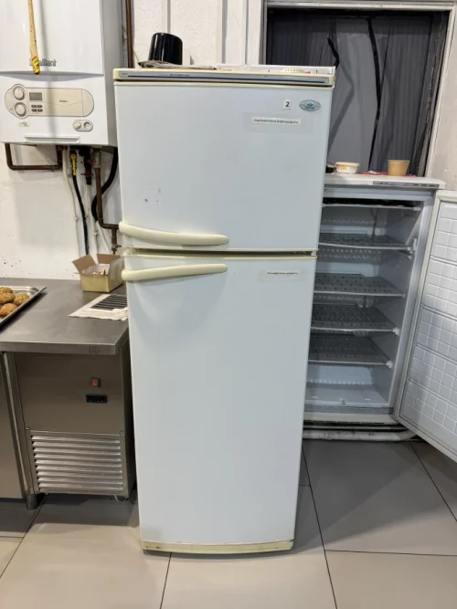 Холодильник 270р