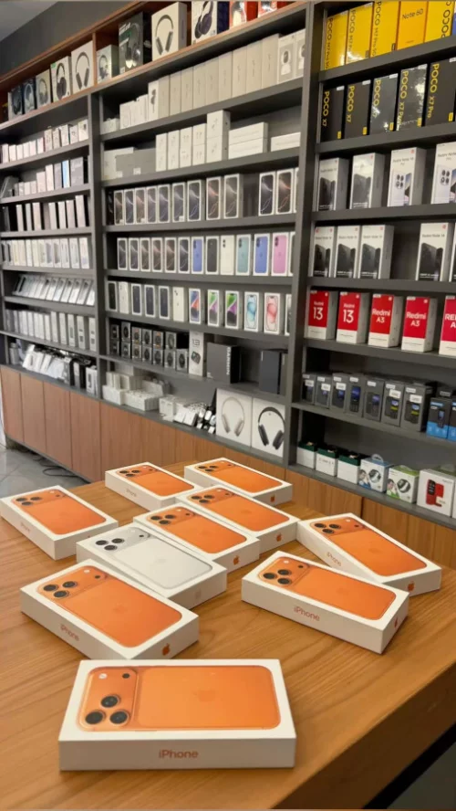 Администратор для магазина техники Apple