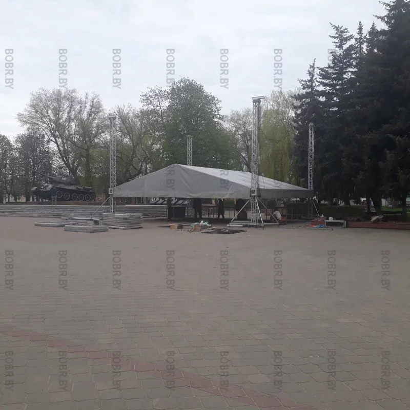 Один работает - пятеро консультируют