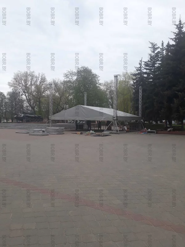 Один работает - пятеро консультируют