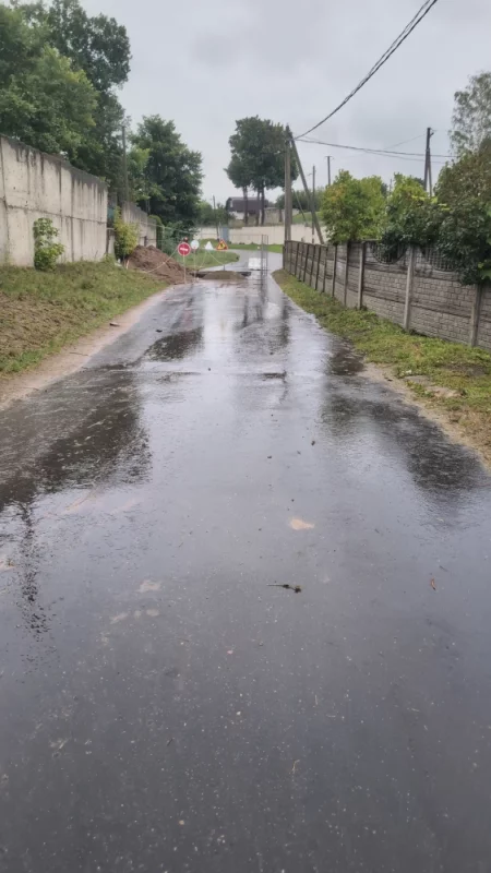 Поворот на ул Береговую с Урицкого закрыт. Меняют подземные коммуникации