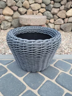 Кашпо из ротанга