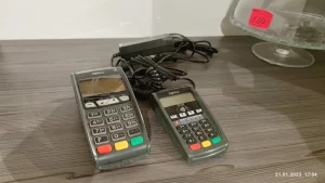 Банковский POS-терминал Ingenico iCT220