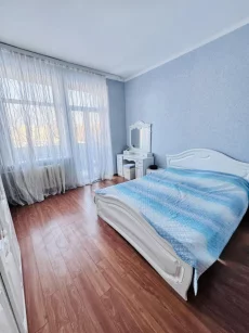 Просторная 3-комнатная квартира в центре города — район пл. Ленина