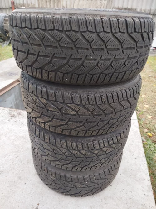 Зима 245/45R18- продам