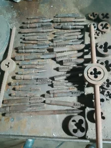 Метчики, плашки