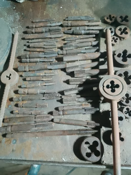 Метчики, плашки