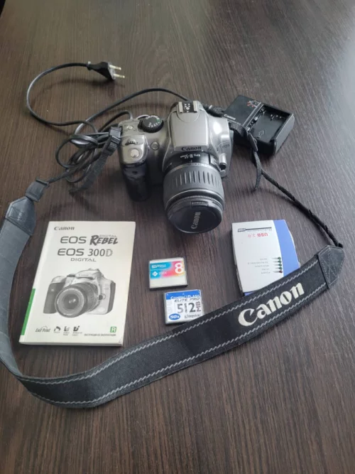 Фотоаппарат зеркальный Canon 300D