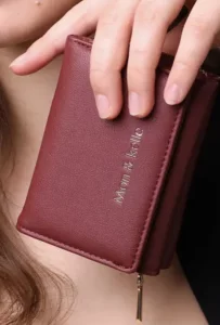 Утерян женский кошелек