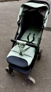 Всесезонная прогулочная коляска