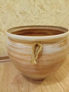 Большой керамический горшок