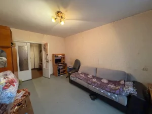 Просторная 4-комн. квартира напротив ТЦ "Корона". 37000 у.е