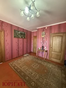 2-этажный жилой дом в самом центре города!