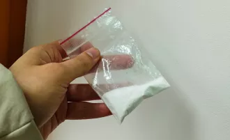 Закладчик из Бобруйска привлек к наркобизнесу и пасынка