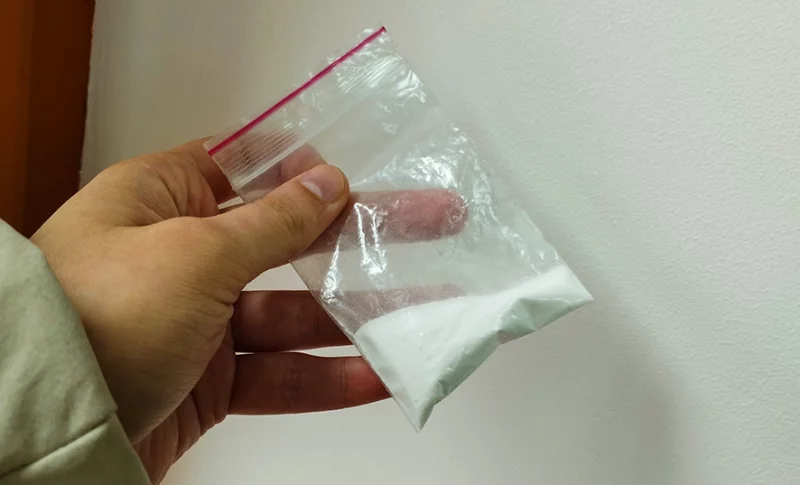 Закладчик из Бобруйска привлек к наркобизнесу и пасынка