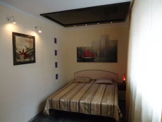 2-ух комнатная квартира VIP класса на площади Ленина