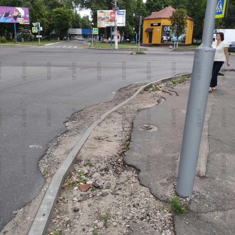 Лето подходит к концу, а перекресток на улице минская и Орджоникидзе ещё не сделали! Ломать не строить!