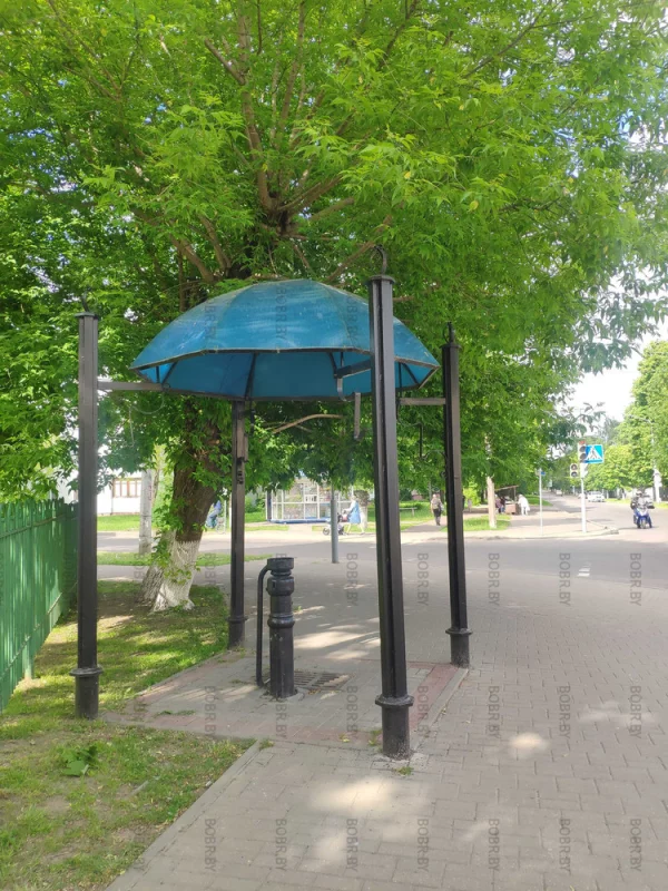 Фонтанчик для воды есть, а воды нет....
