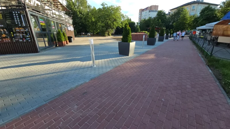 Тротуар по Социалистической и площадку возле Вестора наконец-то завершили