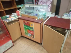 Горки торговые (сосна медовая), полки, тумбы