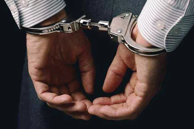 Преступника задержали при попытке положить украденные деньги на свой счёт