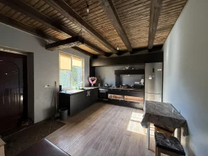 Дом с коммуникациями по ул. Белинского. Цена снижена