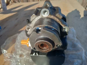 Насос гидроусилителя руля к Mercedes Sprinter 1997 г.в., объем 2.3 диз