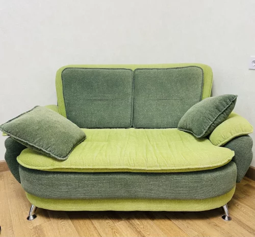 Диван с креслом