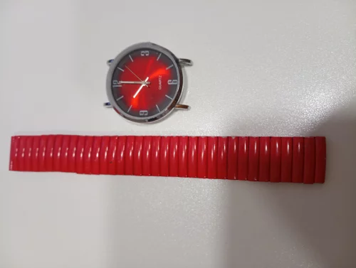 Часы рабочие, вылетело стекло и порвался браслет