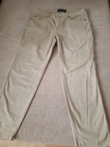 Джинсы женские