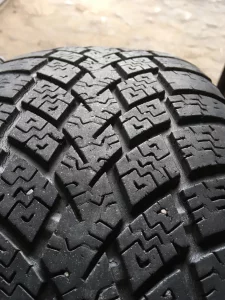 Покрышки зимние 195/60/15 Nokian