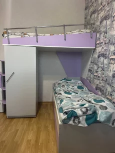 Двухэтажную детскую кровать (300 руб)