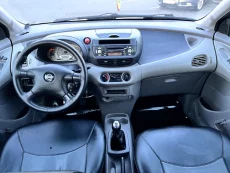Nissan Almera Tino