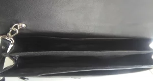 Объёмная чёрная папка с клапаном на замке