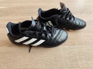 Бутсы Adidas детские, р. 31 (для тренировок/футбола)