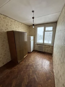 Трехкомнатную квартиру без ремонта