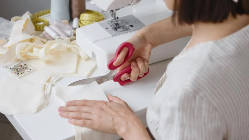 В Бобруйске предприятие обязали выплатить увольняющейся швее более 3 тыс. рублей