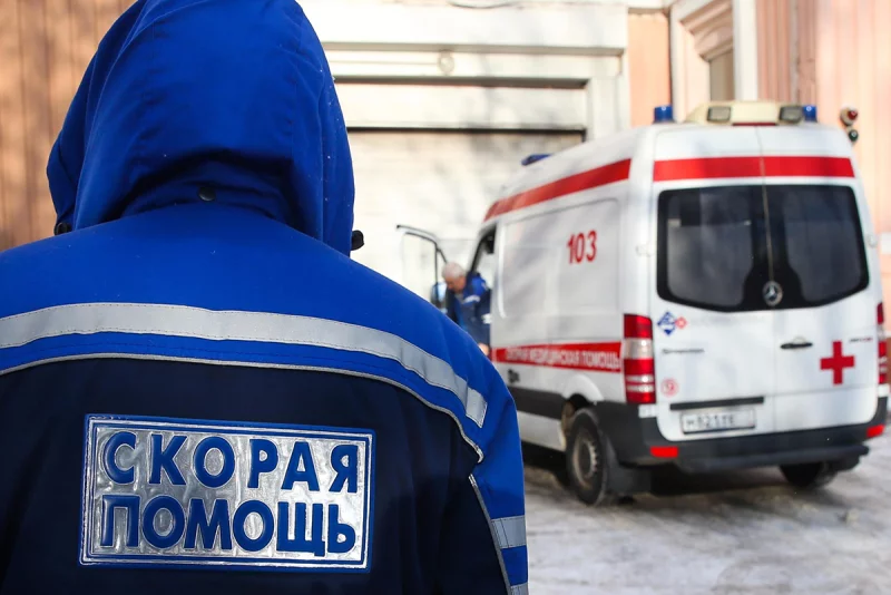 В Бобруйске опрокинулся автомобиль: водителя госпитализировали